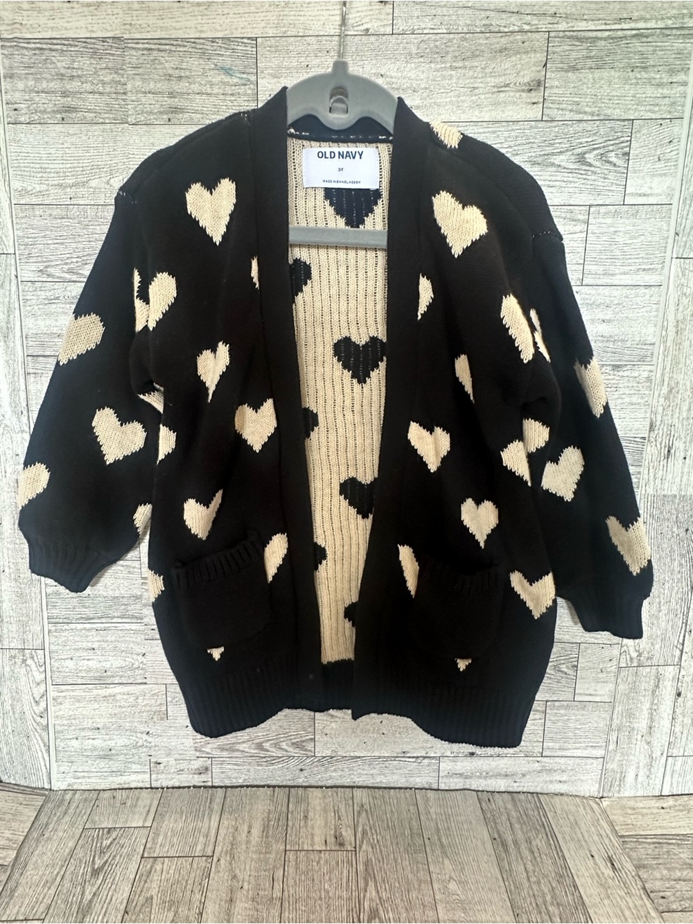 Cute/ Stylish Old Navy Black Cardigan with Cream Heart Pattern size3T